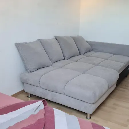 Guest House *